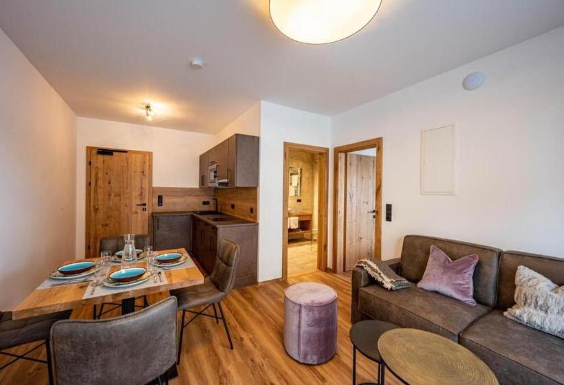 Отель Rustika   Appartements & Spa