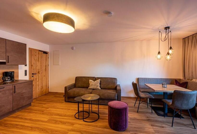 Отель Rustika   Appartements & Spa