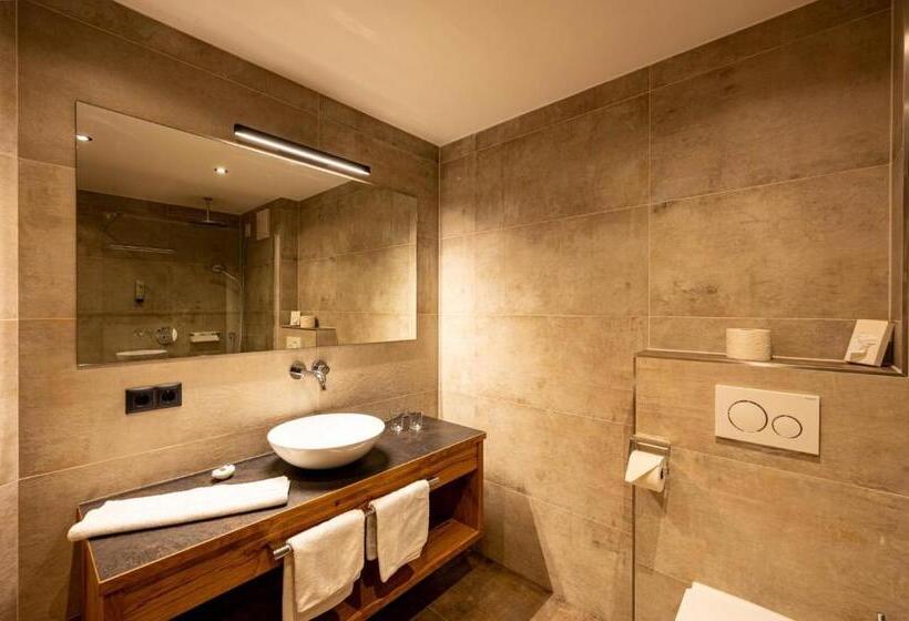 Отель Rustika   Appartements & Spa