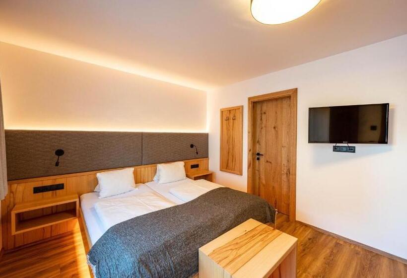 Отель Rustika   Appartements & Spa