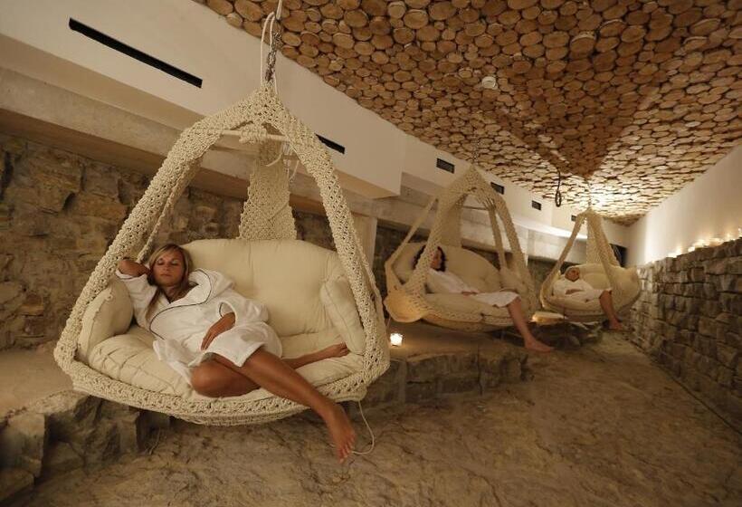Mawell Resort