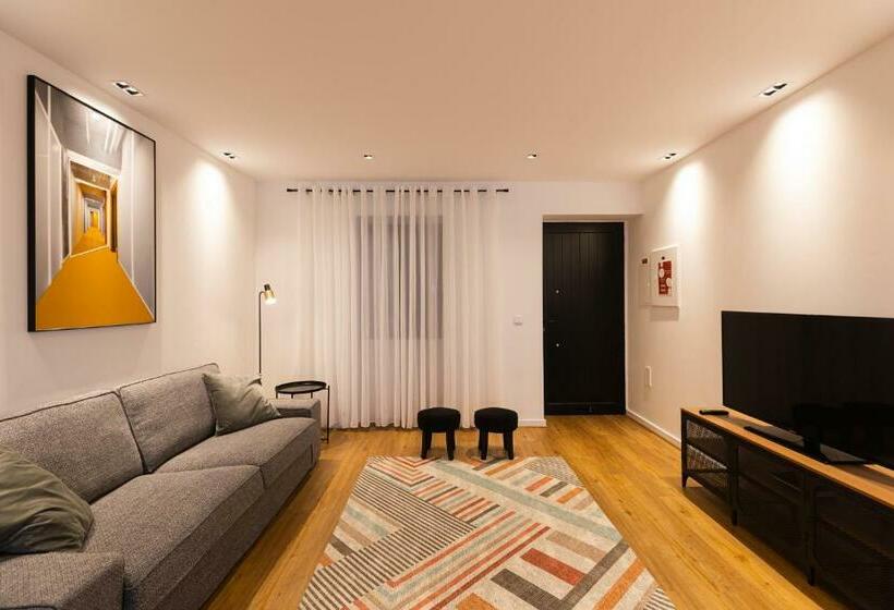 Azor Guest House 113 B