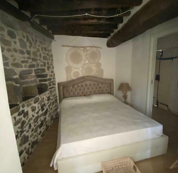 La Torre Saracena Di Tellaro   Confirenthouse