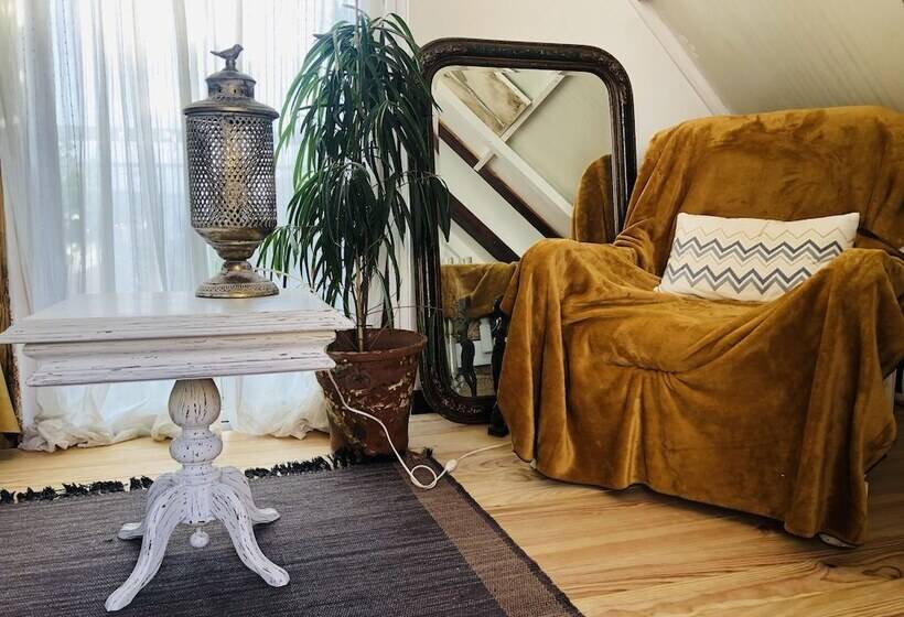 Captivating Studio Apartment In Mexilhoeira Grande