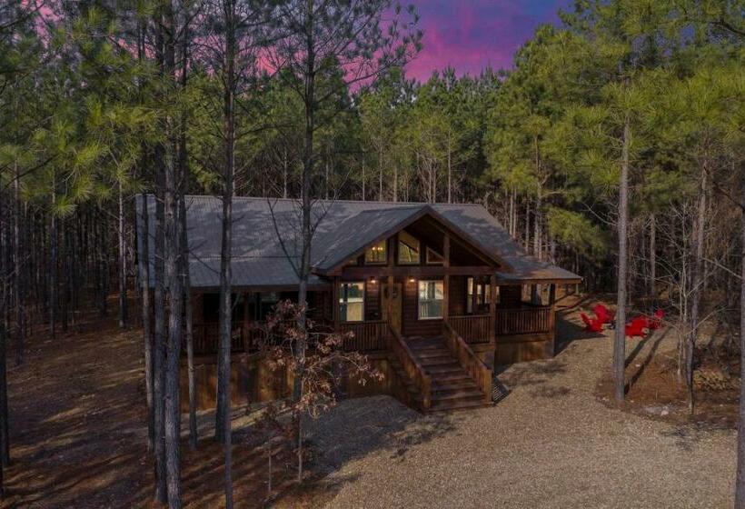 Large Luxury 2br Cabin W Hot Tub Double Trouble Was Designed For Fun Comfort And Memories Minutes Fr