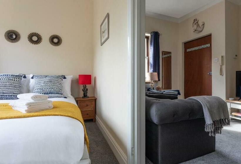 Promenade Apartment