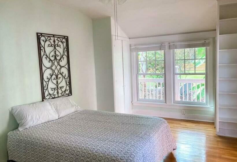 University House 8 Bedrooms Walk To Uf / Stadium
