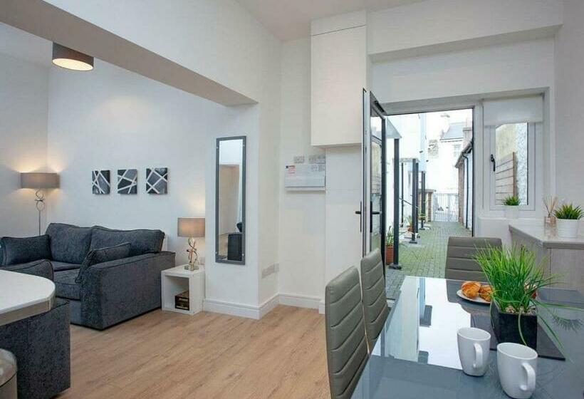 1 Primrose Mews