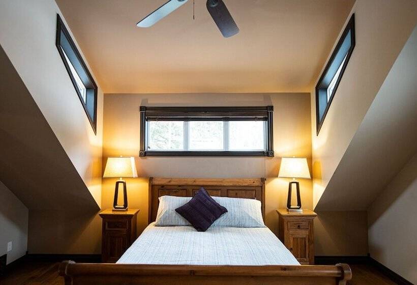 Mountain Gateway By Revelstoke Vacations
