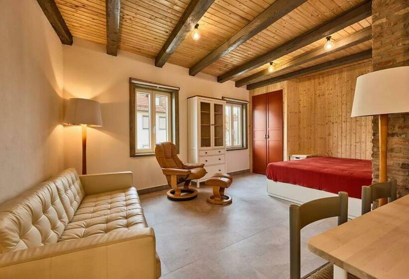Rote Wohnung Goldenes Häusle