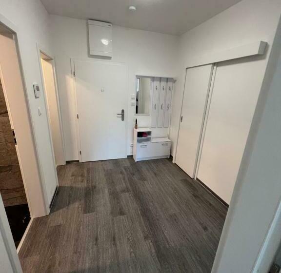 Soukromý Byt 2+kk S Balkónem A Parkováním