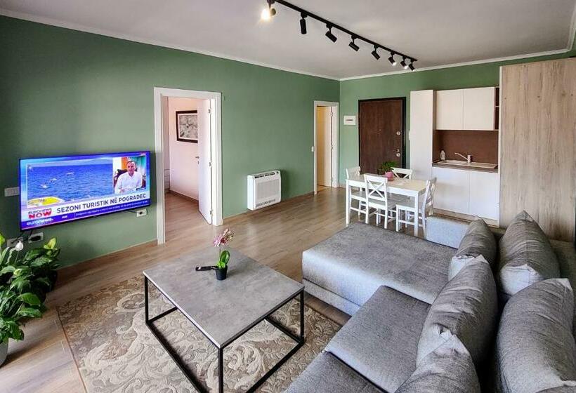 Flower Apartment