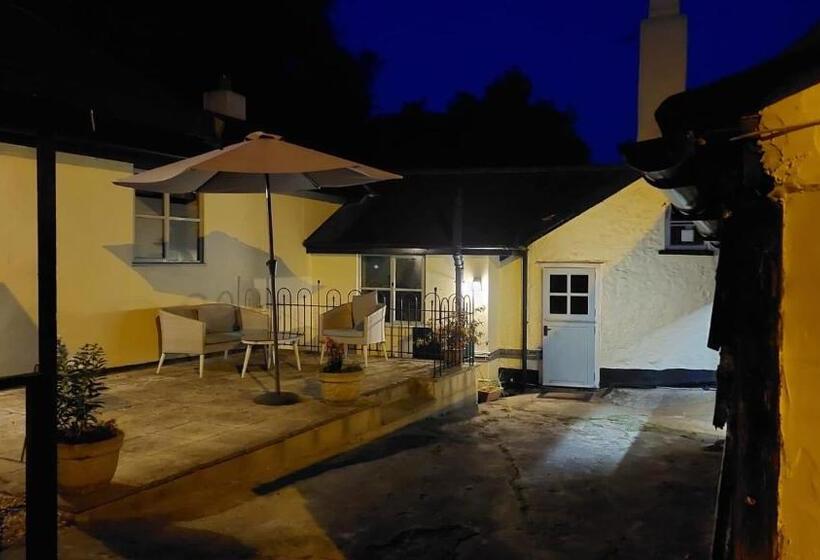 Wellington Farm Devon Near Sidmouth Beach & Aonb Dog Friendly
