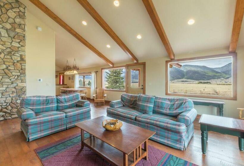 Meadow View Cabin