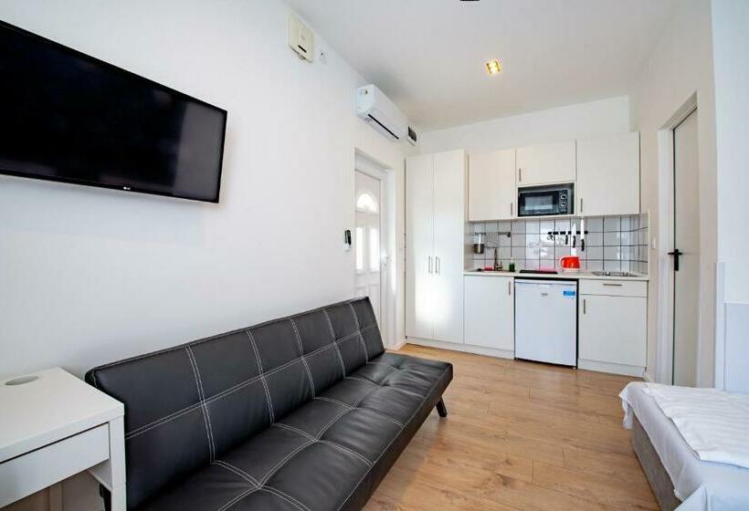 Chesscom Apartments