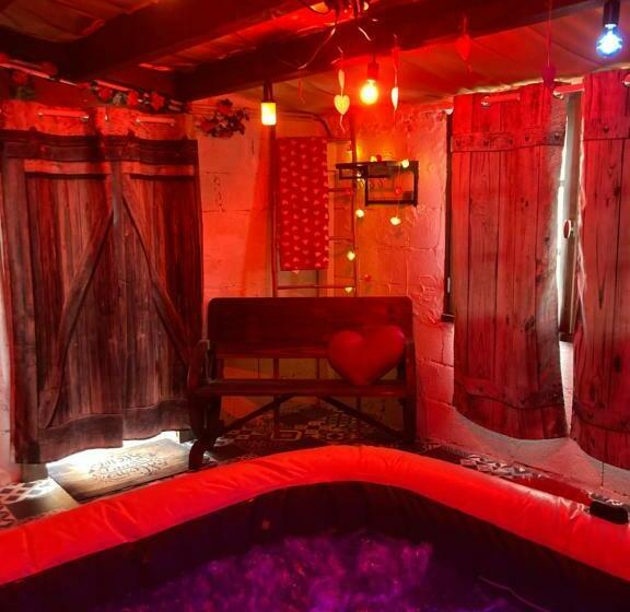 Roulottes & Spa Du Pont Des Charrettes