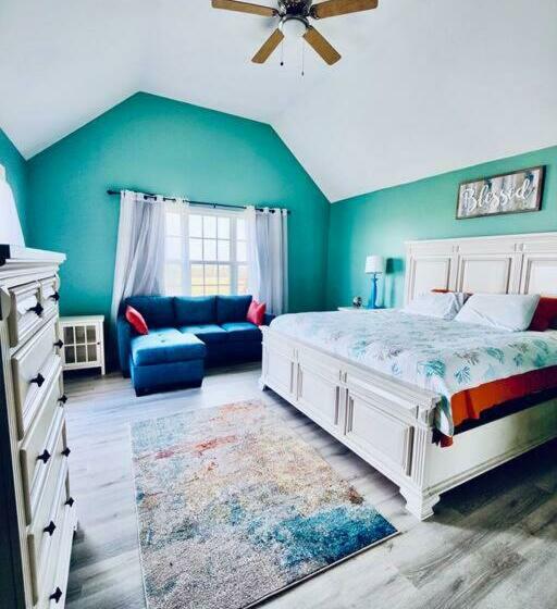 Sunny Delight Sleeps 10 Generous Space!