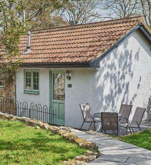 Half Moon Cottage