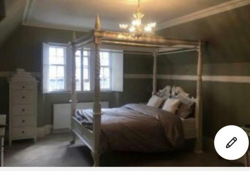 Dundee Beds