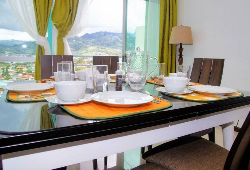 Lujoso Condominio Con Lavadora Y Secadora, S. José