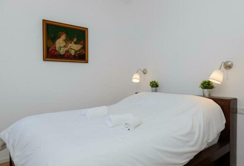 1 Herzel Beach Apartment