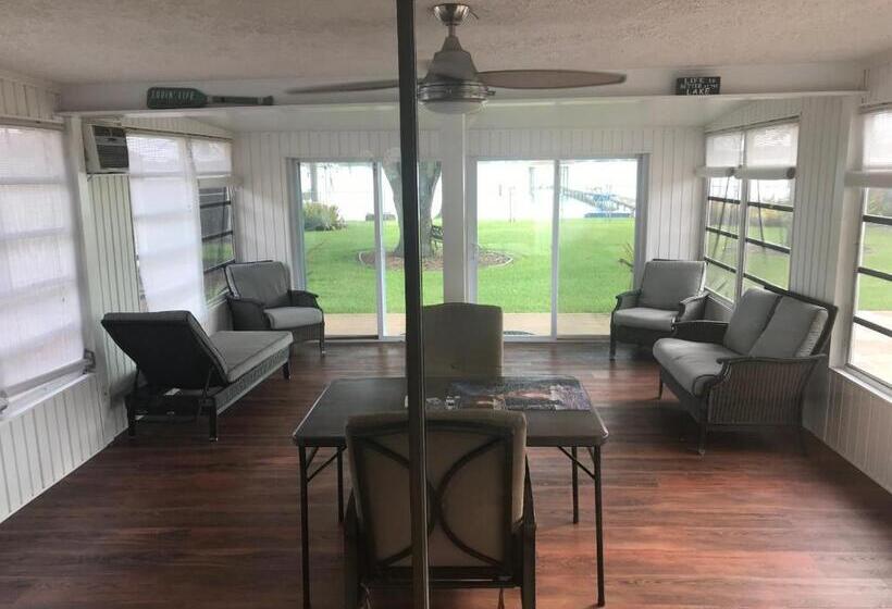 1711 Manatee Drive