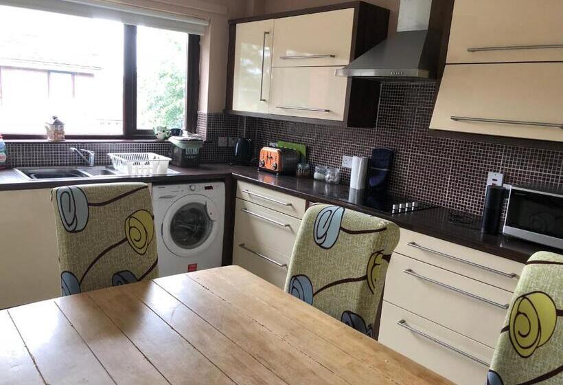 Claire’s Airbnb 2