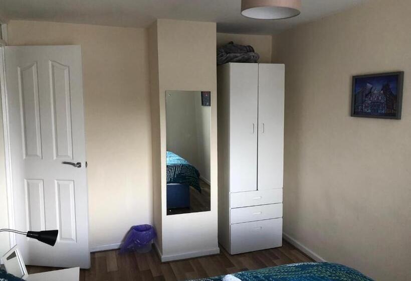 Claire’s Airbnb 2