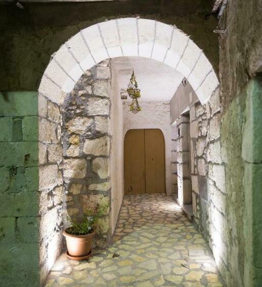 Casa Arco Antico