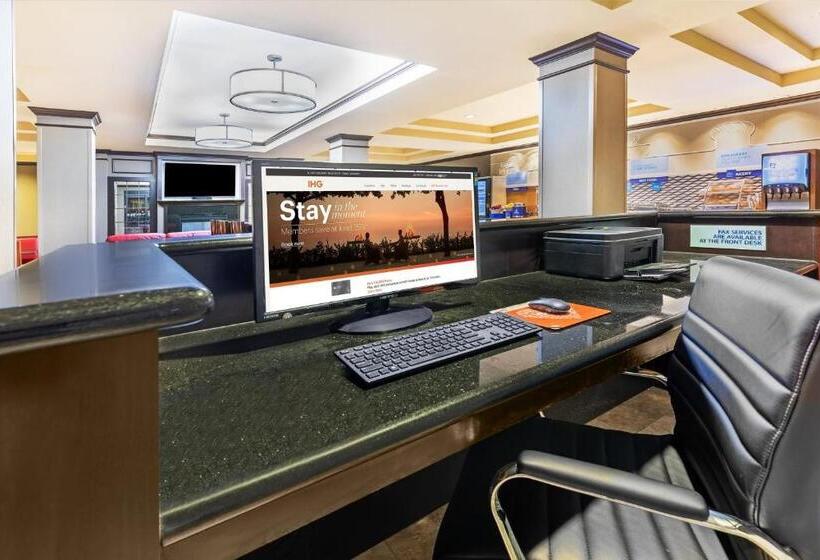 בית מלון כפרי Holiday Inn Express & Suites Floresville By Ihg