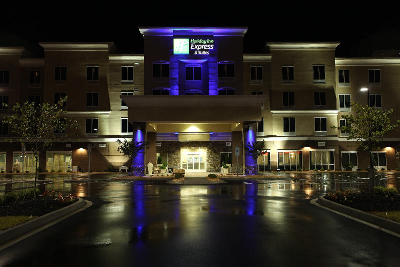Holiday Inn Express Hotel & Suites Goldsboro   Base Area, An Ihg