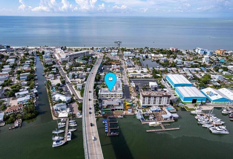 309 Harbour House At The Inn