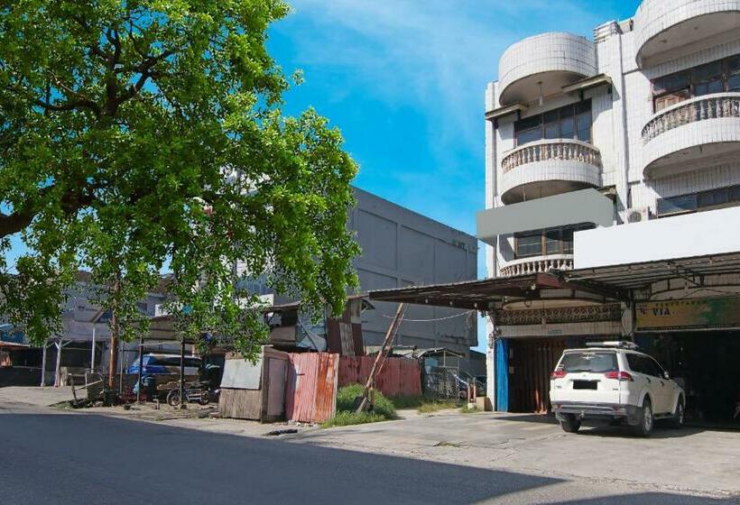 هتل Oyo 91510 Homestay Utama Syariah