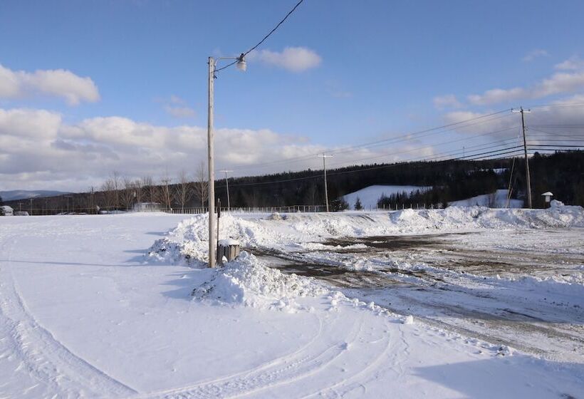 Colebrook C.c. & Motel