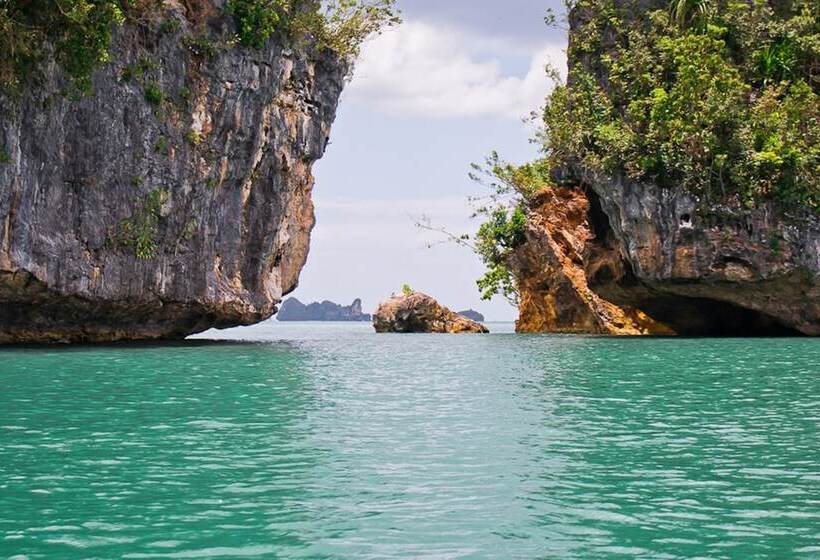 فندق Caluwayan Palm Island Resort