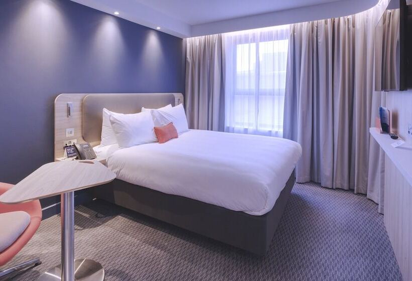 فندق Holiday Inn Express Fleet By Ihg