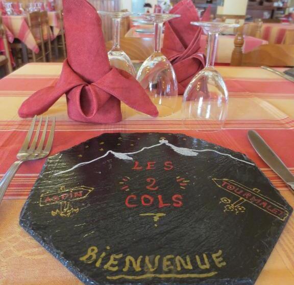 ホテル Hôtel Les Deux Cols