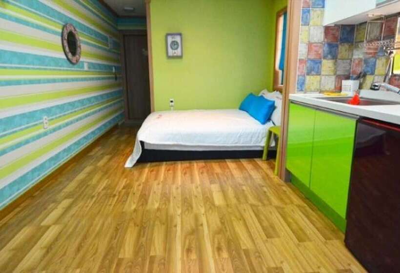 Отель Seocheon Redpungchatiang Pension
