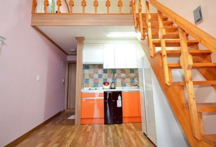 Отель Seocheon Redpungchatiang Pension