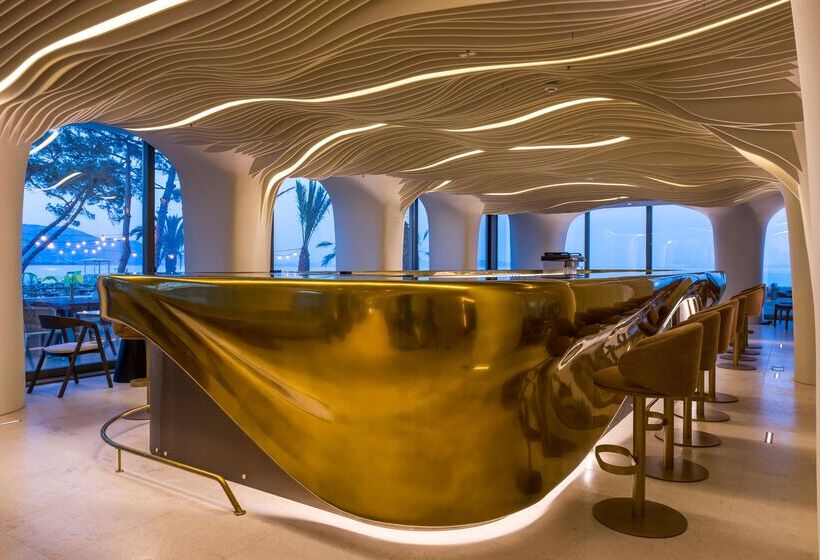 هتل Isla Brown Corinthia Resort & Spa, Curio Collection Hilton