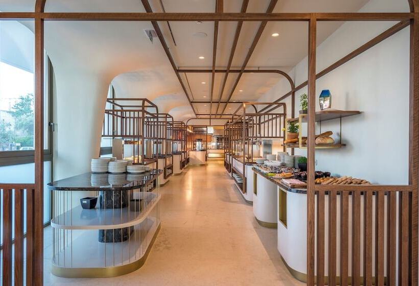 هتل Isla Brown Corinthia Resort & Spa, Curio Collection Hilton