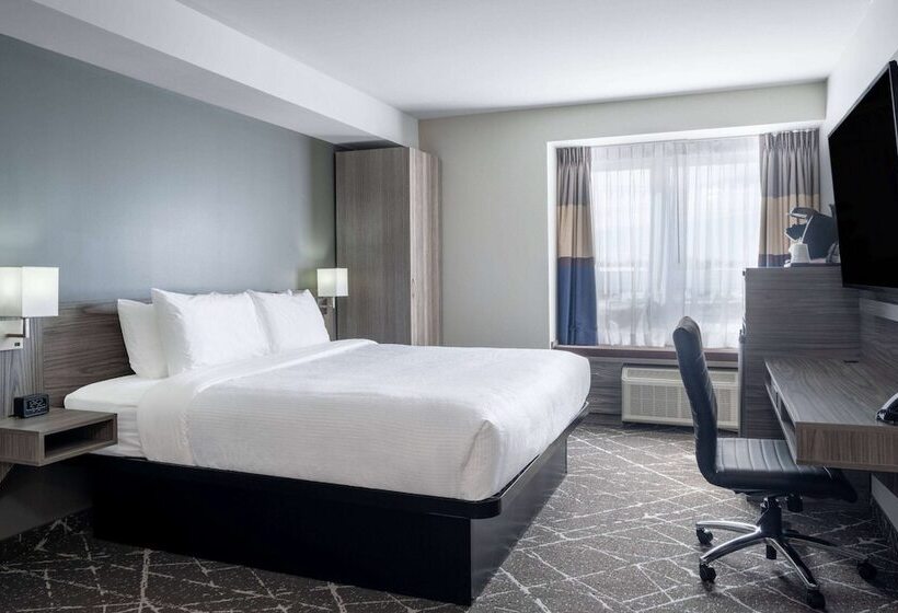 Microtel Inn & Suites By Wyndham Kanata Ottawa West