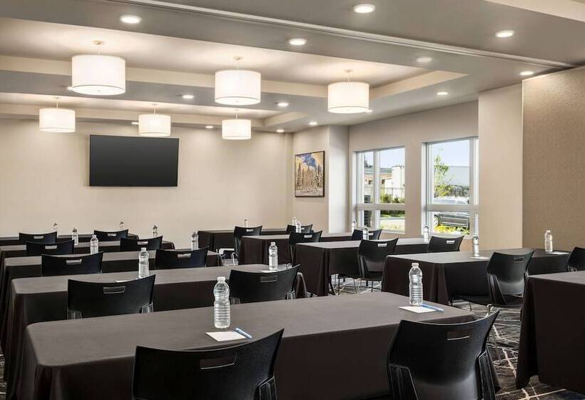 Microtel Inn & Suites Montreal Airport   Dorval Qc