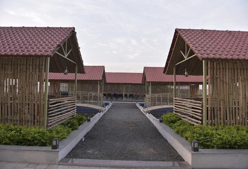 Отель The Divine Resort