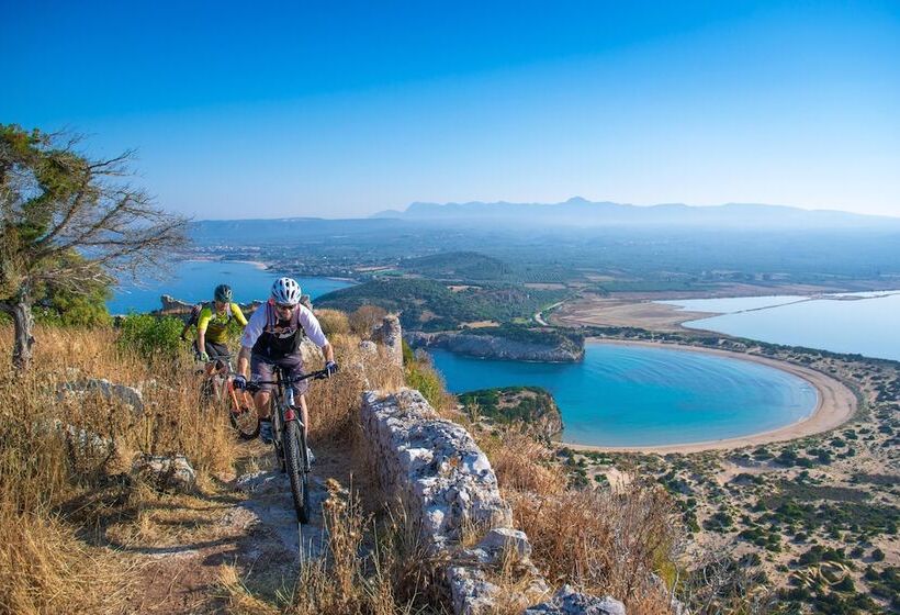 בית מלון כפרי W Costa Navarino