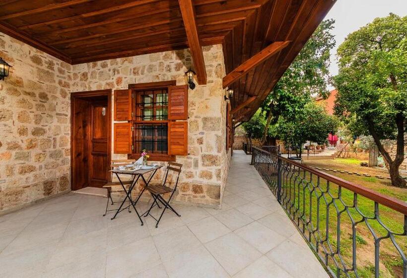 هتل Zemira Garden