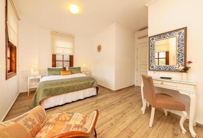 هتل Zemira Garden