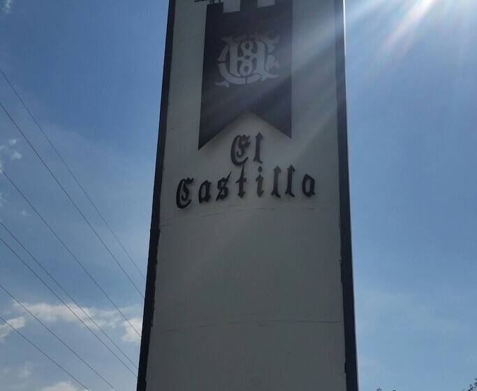 בית מלון כפרי El Castillo Chinauta