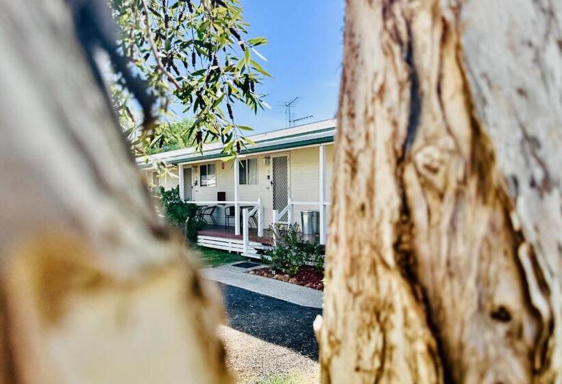 فندق Country Way Motor Inn