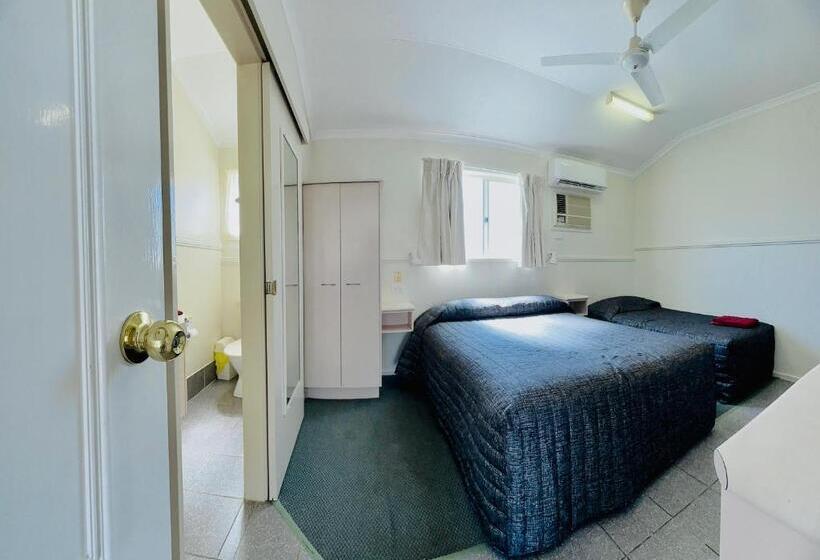 فندق Country Way Motor Inn